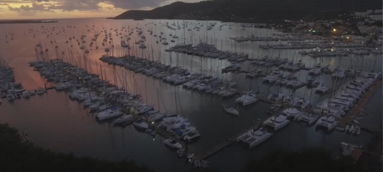 Imagine972 Martinique Bateau Hotel A Quai Le Marin 3 Cabines 3 Salles De Bains 6 Pers Maxi エクステリア 写真